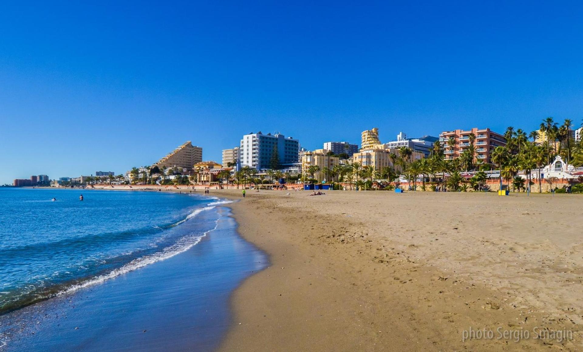 Los Patos I Apartamentos - Segunda Linea De Playa - Parking Gratis - Piscina Benalmadena Ngoại thất bức ảnh